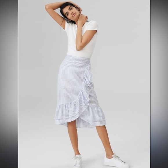 Ivanka Trump Dresses & Skirts - Ivanka Trump Striped Ruffled Midi Skirt. Size 2